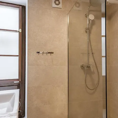 Luxurious In With Wifi