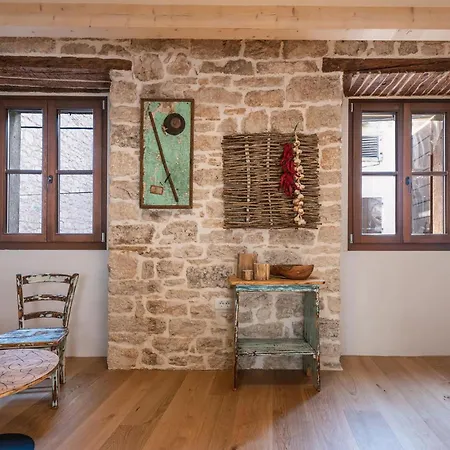 2 Bedroom Beautiful In Holiday home *