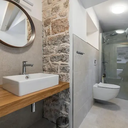 2 Bedroom Beautiful In